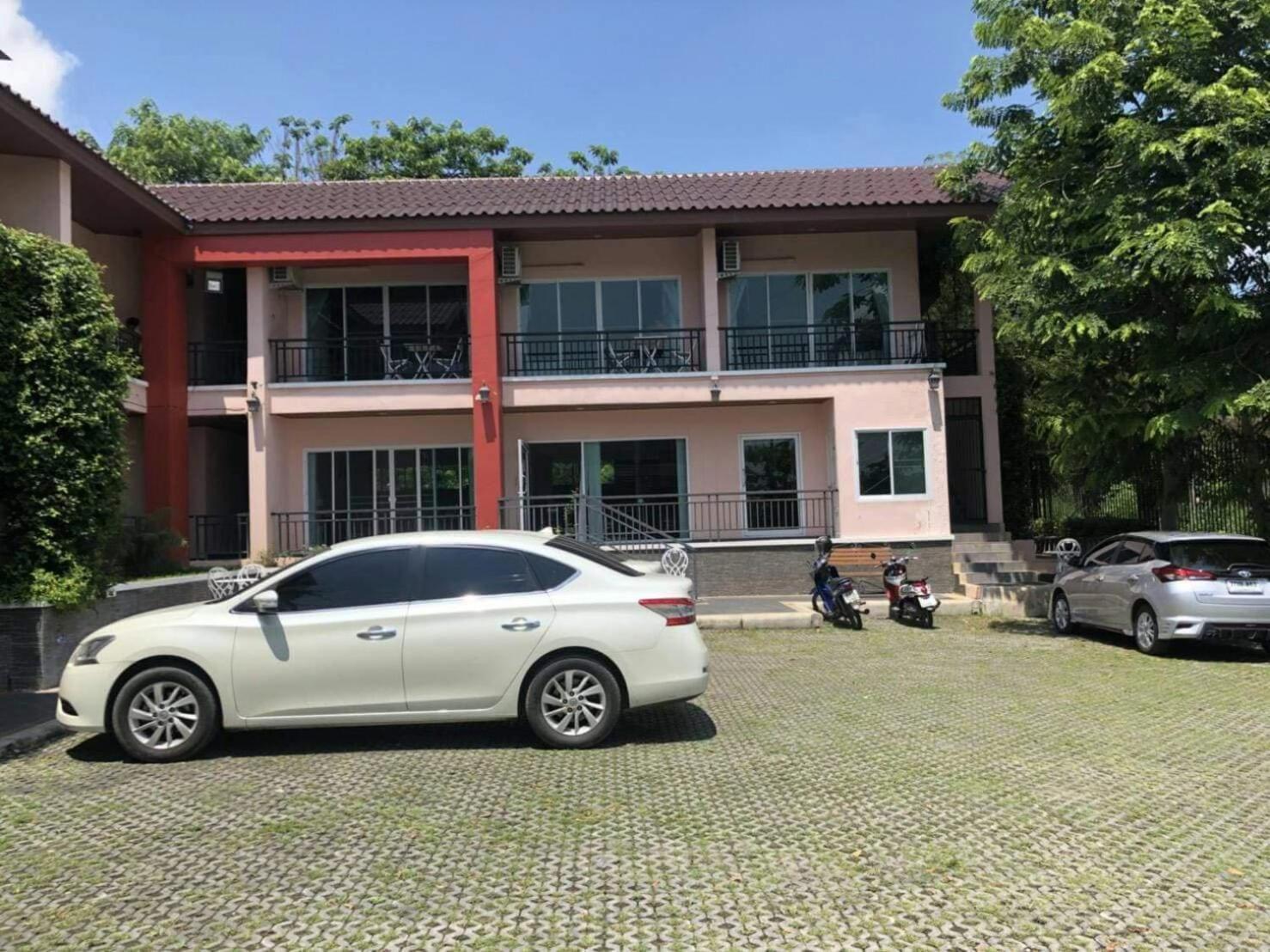 Rose Villa Hote Pakchong Ngoại thất bức ảnh