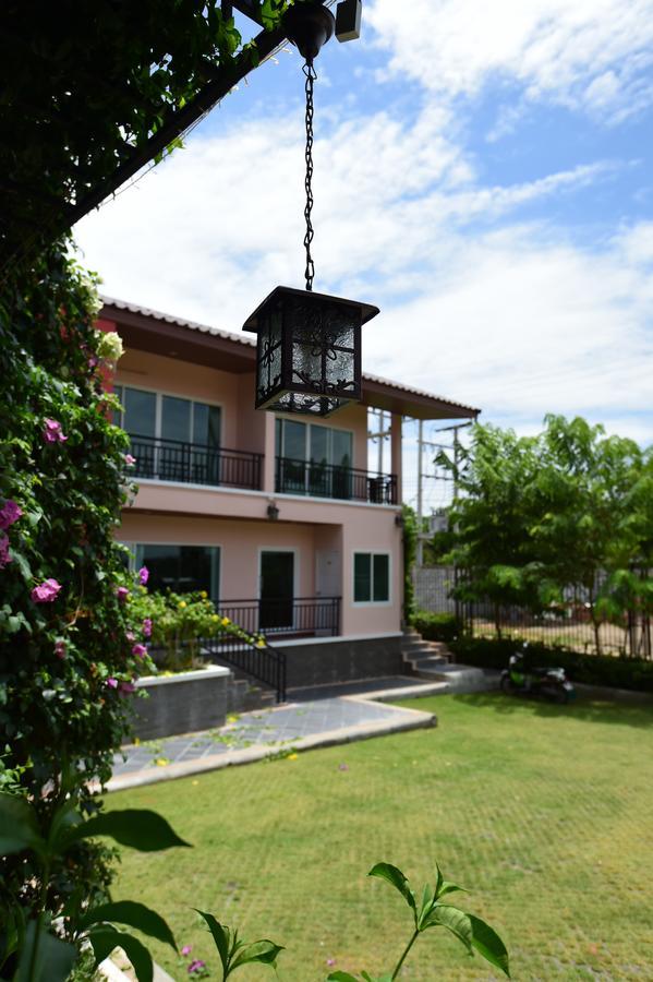 Rose Villa Hote Pakchong Ngoại thất bức ảnh